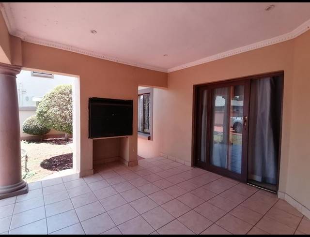 3 BEDROOM PROPERTY TO RENT IN MONTANA